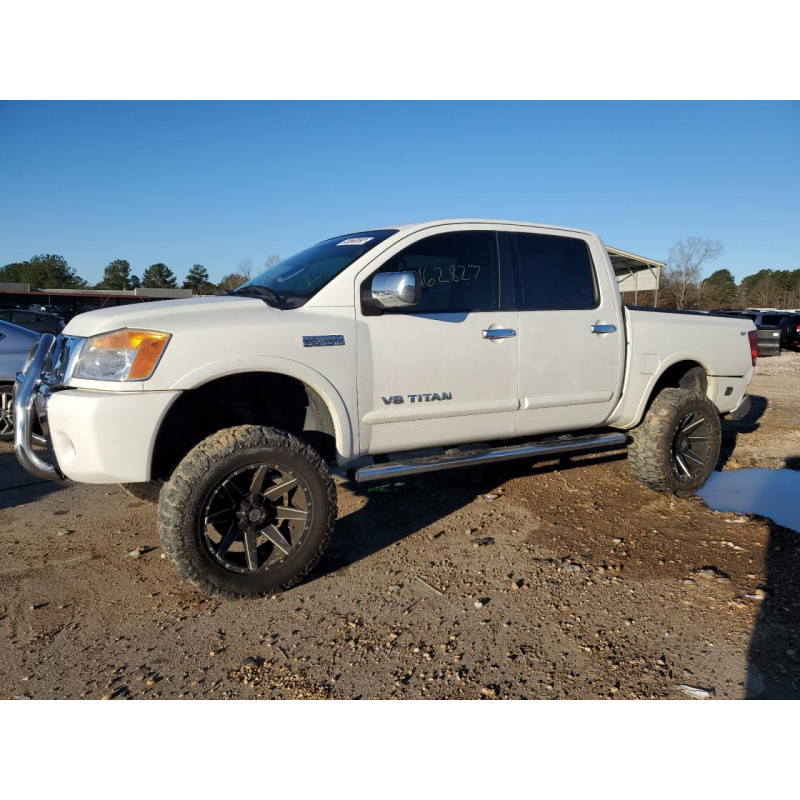 2010 NISSAN TITAN