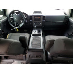 2010 NISSAN TITAN