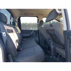 2010 NISSAN TITAN