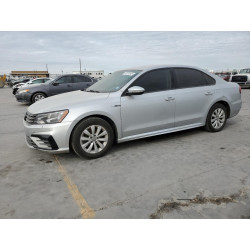 2018 VOLKSWAGEN PASSAT