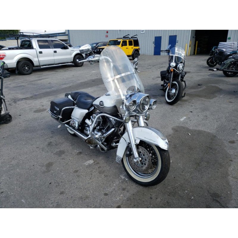 2009 HARLEY-DAVIDSON FL