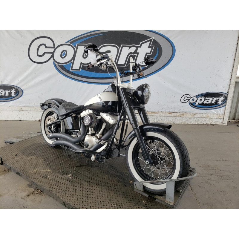 2015 HARLEY-DAVIDSON FL
