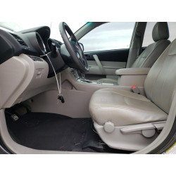 2011 TOYOTA HIGHLANDER