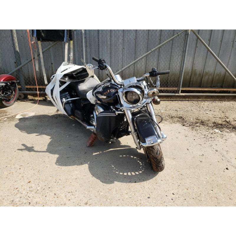 2011 HARLEY-DAVIDSON FL