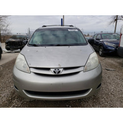 2009 TOYOTA SIENNA