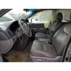 2009 TOYOTA SIENNA