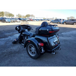 2015 HARLEY-DAVIDSON FL