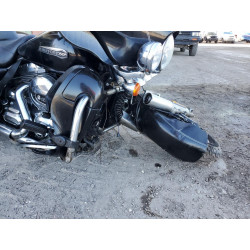 2015 HARLEY-DAVIDSON FL