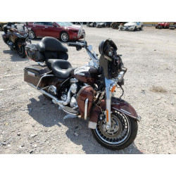 2011 HARLEY-DAVIDSON FL