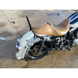 2015 HARLEY-DAVIDSON FL