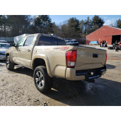 2016 TOYOTA TACOMA