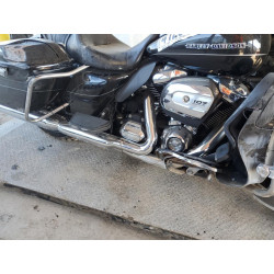 2017 HARLEY-DAVIDSON FL