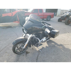 2017 HARLEY-DAVIDSON FL