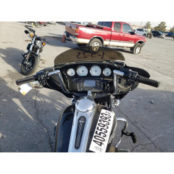 2017 HARLEY-DAVIDSON FL