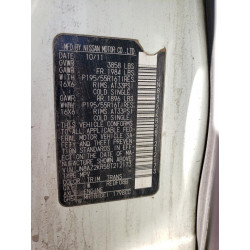 2011 NISSAN CUBE