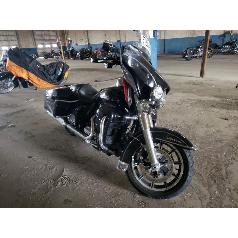 2016 HARLEY-DAVIDSON FL