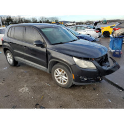 2011 VOLKSWAGEN TIGUAN