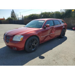 2005 DODGE MAGNUM