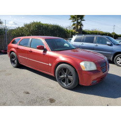 2005 DODGE MAGNUM