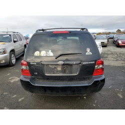 2004 TOYOTA HIGHLANDER