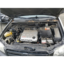 2004 TOYOTA HIGHLANDER