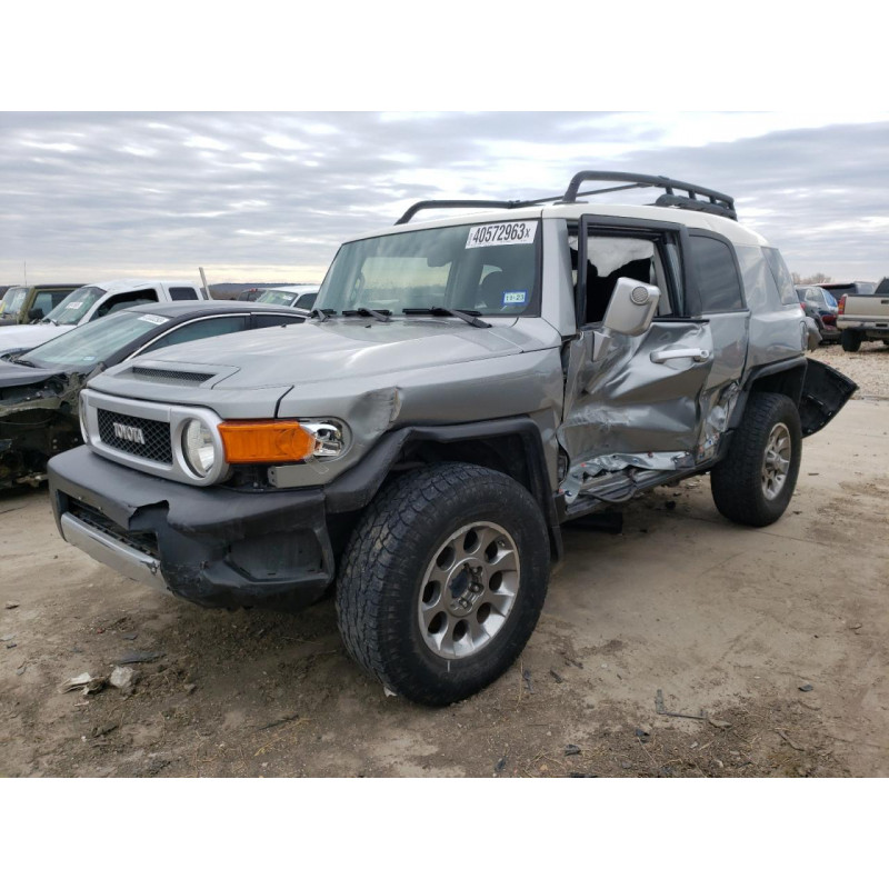 2012 TOYOTA FJ CRUISER