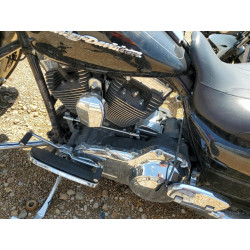 2015 HARLEY-DAVIDSON FL