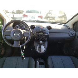 2011 MAZDA 2