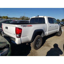 2016 TOYOTA TACOMA