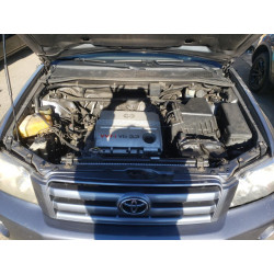2004 TOYOTA HIGHLANDER