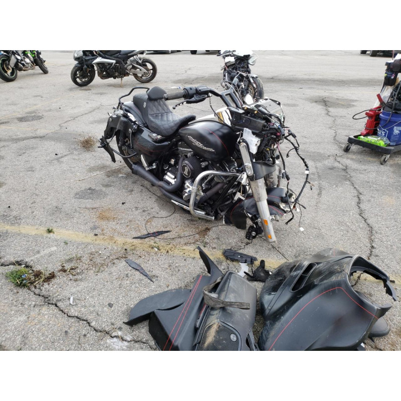 2015 HARLEY-DAVIDSON FL