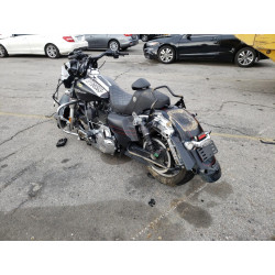 2015 HARLEY-DAVIDSON FL