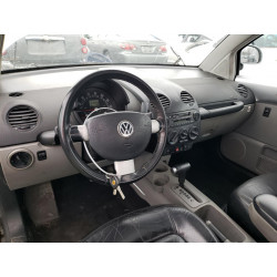 2000 VOLKSWAGEN BEETLE