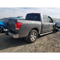 2004 NISSAN TITAN