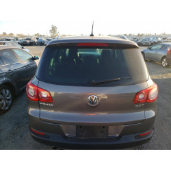 2011 VOLKSWAGEN TIGUAN