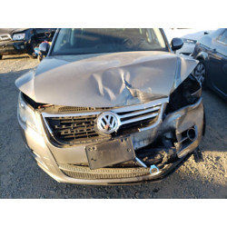 2011 VOLKSWAGEN TIGUAN