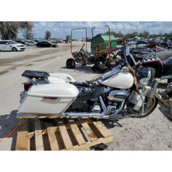 2018 HARLEY-DAVIDSON FL
