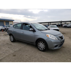 2013 NISSAN VERSA