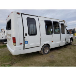 2002 FORD E-SERIES