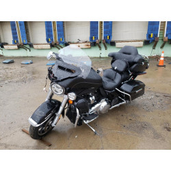 2017 HARLEY-DAVIDSON FL