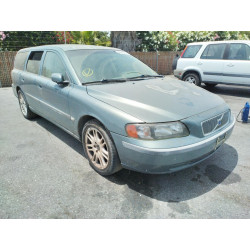 2004 VOLVO XC70