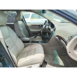 2004 VOLVO XC70
