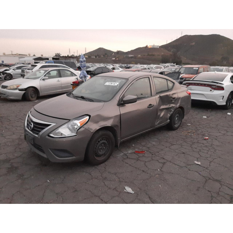 2017 NISSAN VERSA
