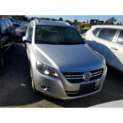 2011 VOLKSWAGEN TIGUAN