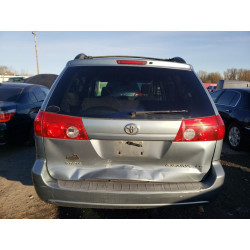 2006 TOYOTA SIENNA