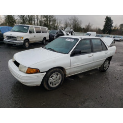 1996 FORD ESCORT