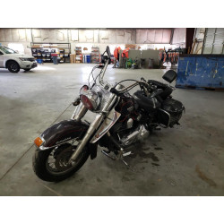 2011 HARLEY-DAVIDSON FL