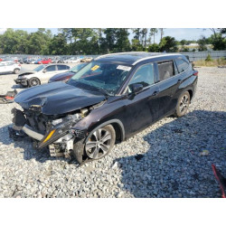 2022 TOYOTA HIGHLANDER 5TDGZRAH6NS132648 57110085