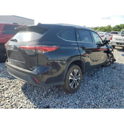 2022 TOYOTA HIGHLANDER 5TDGZRAH6NS132648 57110085