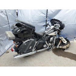 2016 HARLEY-DAVIDSON FL